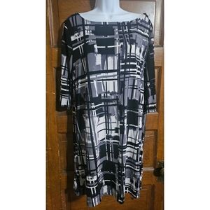 Attention Geometric Abstract Print Zipper Accents Shift Dress